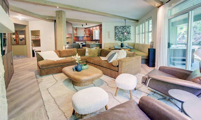 Blueberry Hill Condo | Designer 4BR, 3 Bath Townhouse w Mtn Views, Hot Tub, Parking for 2 vehicles