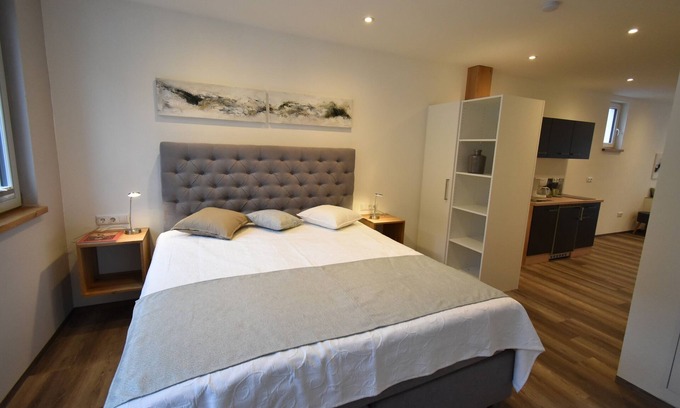 Volkach Apartment | Designer apartment (52 sqm) in the heart of the old town