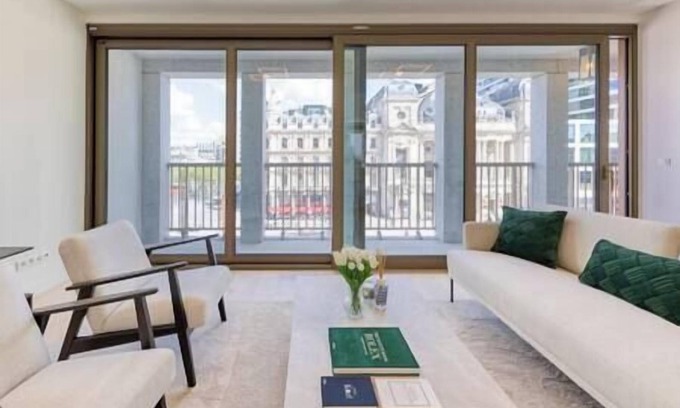 Antwerp Apartment | Designer Apartment Hyper Central