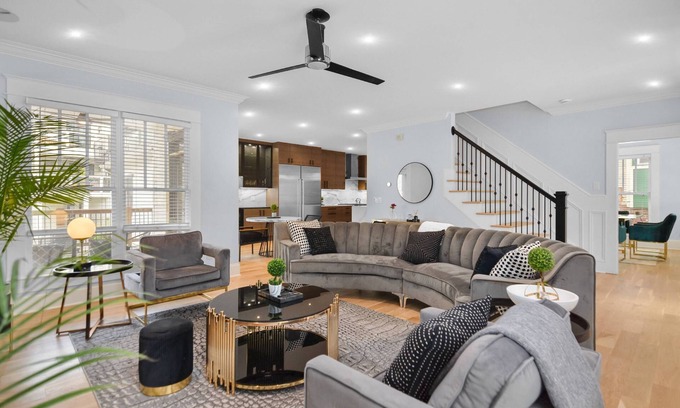 Old Fourth Ward Condo | Designer Home by Beltline, Walk to Food, Drinks, Shopping, and Parks & $150 in activities included!