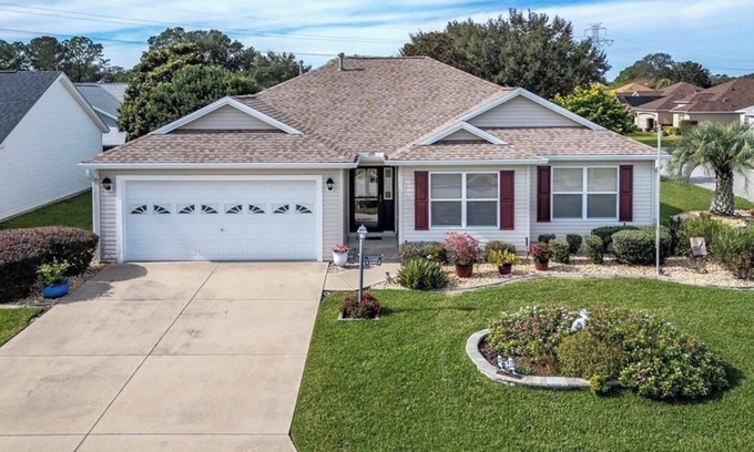 Briar Meadow House | Designer home in exciting golf/retirement community.nn