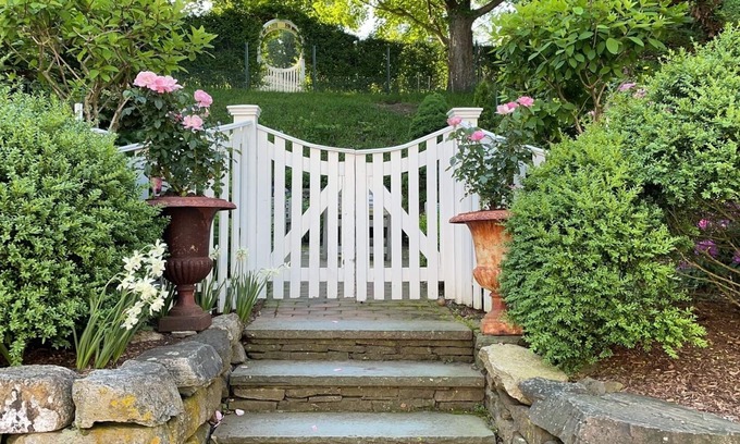 Nantucket Town House | Designer House on Lily Street in Town! A/C!