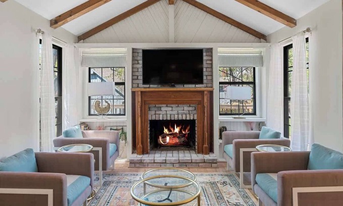 Lenexa Villa | Designer Luxury 4bed/4ba w/Pool