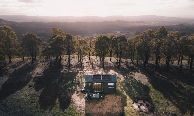Moonambel House | Designer Off-Grid Cabin Retreat by Famous Startup - Frankie