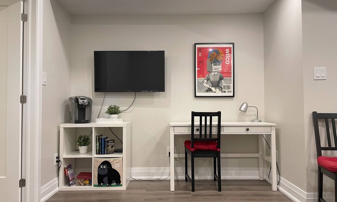 Roncesvalles Village House | Designer-renovated 1 bedroom in Roncesvalles Village