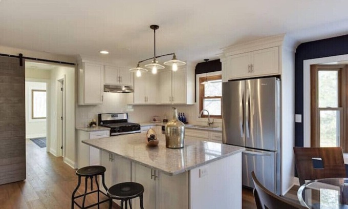 Shorewood House | Designer Rental in Excelsior - walk to everything!