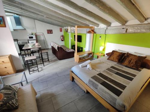 Reus Apartment | Desvan en edificio del siglo XVIII
