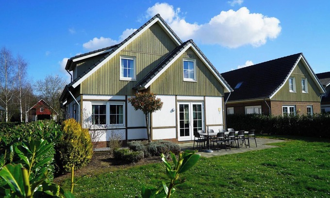 Susteren House | Detached family villa with 4 bedrooms, 2 bathrooms and a terrace
