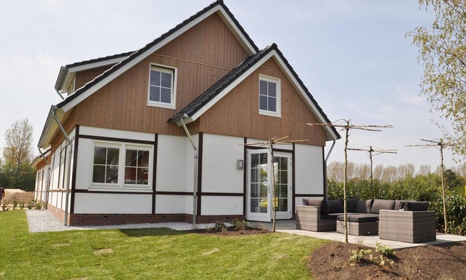 Susteren House | Detached family villa with 5 bedrooms and an infrared sauna