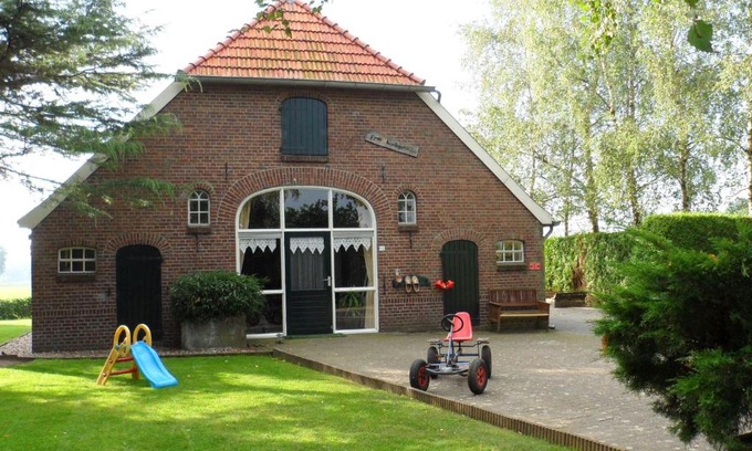 Neede House | Detached farmhouse with play loft