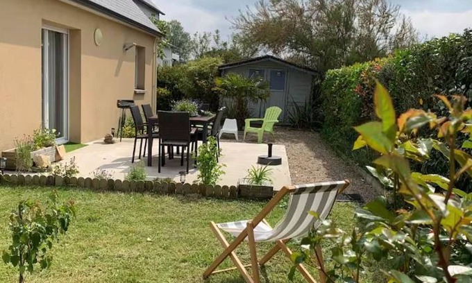 Saint-Germain-sur-Ay Cottage | Detached House with Garden in Saint-Germain-sur-Ay