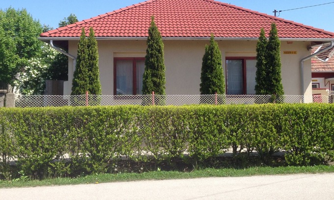 Ercsi House | Detached holiday home near Budapest