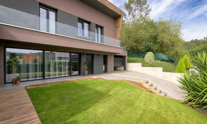 Larrauri-Markaida Ski Chalet | Detached House with Landscape Views and Charm in the Heart of the Basque Country