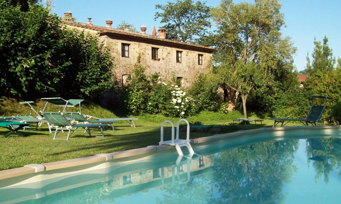 Nocchi Villa | Detached house with swimming pool and private garden in Tuscany between Lucca and the sea