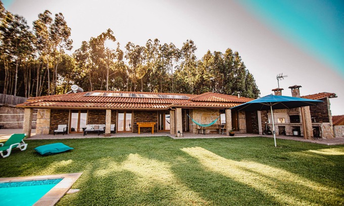 Britelo House | Detached vacation home with pool, barbecue, soccer pitch and much more