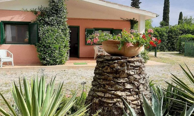 Portoferraio Villa | Detached villa surrounded by greenery and within walking distance from the sea