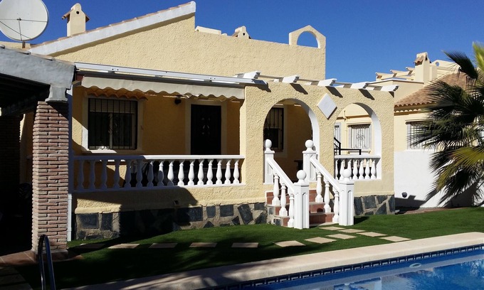 Mazarron Ski Chalet | Detached Villa with BBQ, Private Heated Pool and Wi-Fi