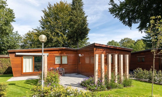 Municipality of Harderwijk Ski Chalet | Detached wooden chalet in Harderwijk surrounded by nature