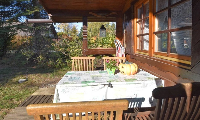 Battenhausen House | Detached wooden house with fireplace and large garden near Bad Wildungen