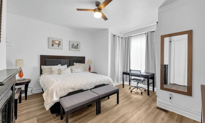Mexicantown - Southwest Detroit Apartment | Detroit Getaway: 3-Bedroom Apartment for 7 and WiFi