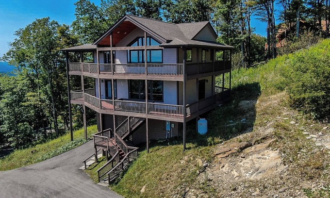 Stonebridge Cabin | Deuces Wild Available Labor Day Weekend!