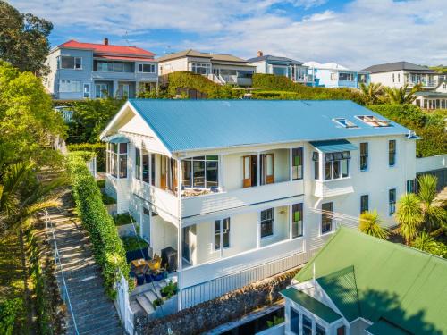 Stanley Point House | Devonport Harbour View