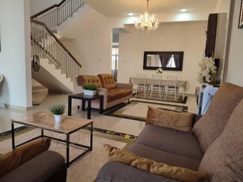 Gelang Patah House | Dhana Palace Homestay Gelang Patah