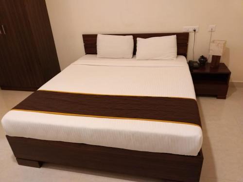 Pondicherry House | Dhanaram AC Rooms Near Panchavati Anjaneya Temple and Auroville