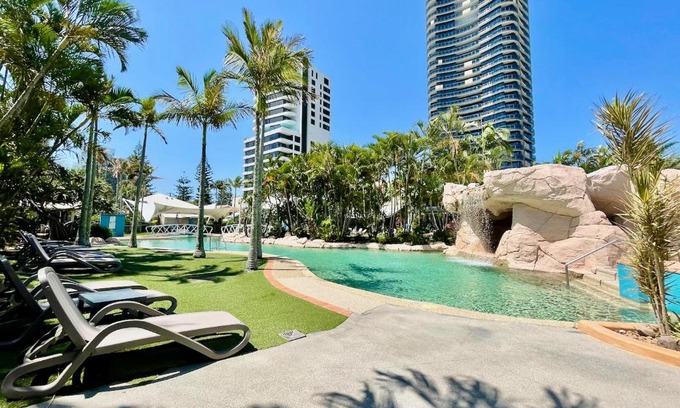 Mermaid Beach Apartment | Diamond Beach 100