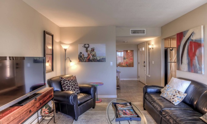 Tucson Condo | Diamond in the Desert. Well stocked, cozy and artistic condo