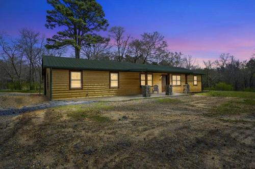 Pickens House | Diamond in the Ruff Hot Tub