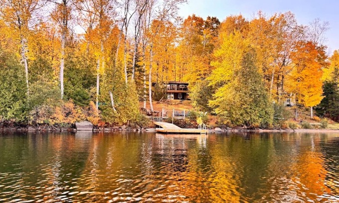 Highland Grove House | Diamond Lakefront | Private Ramp | Starry Skies