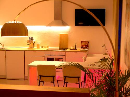 Kilianstadten Apartment | Die Art Farm I Group Rental near Frankfurt I Messe