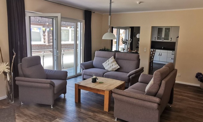 Esens Apartment | Die Terrassenwohnung " City " Mitten in Esens Verfügt Über 150qm Wohnfläche