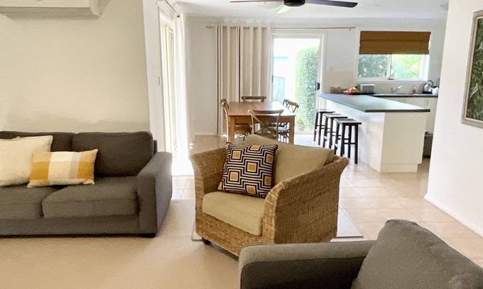 Coffs Harbour House | Diggers Beach Hideaway, Coffs Harbour - Prime beachside location