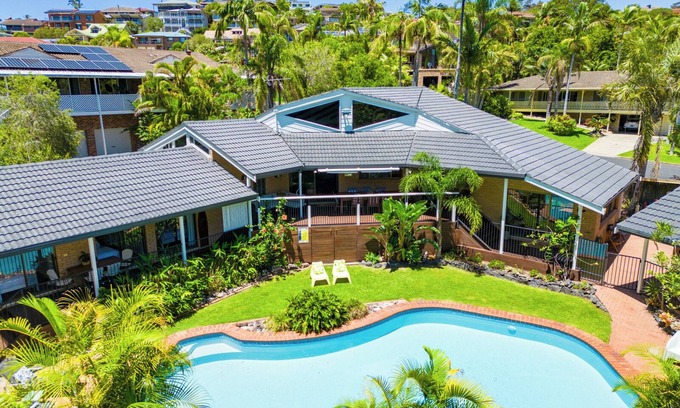 Coffs Harbour House | Diggers Beach Surf House, Pool, Pet Friendly