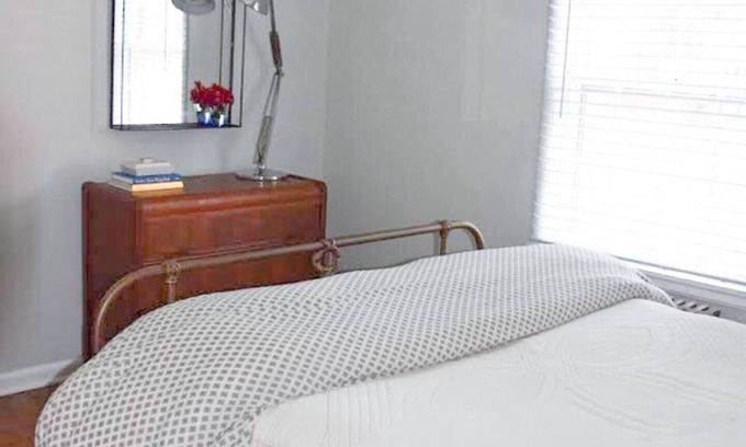Evansville Apartment | Digs 1: Charming Open Concept 2BDRM, 1st Floor + Parking