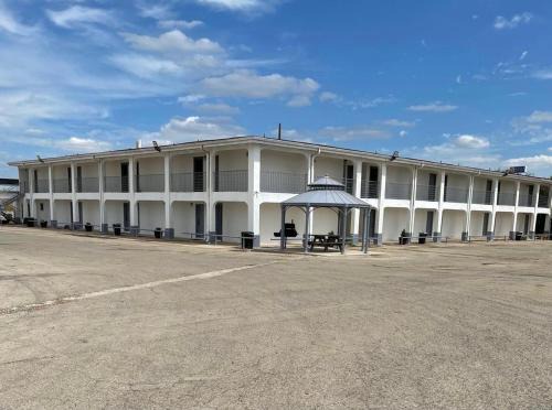 Dilley Hotel | Dilley executive inn