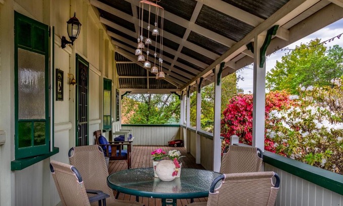 Stanthorpe House | Dillons Cottage