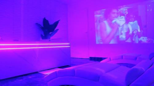 Entraigues-sur-la-Sorgue Apartment | DIMA SUITE Jacuzzi Privatif