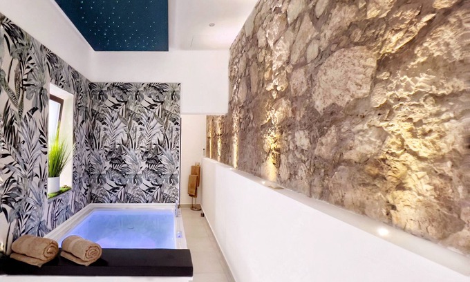 Santa Lucia Apartment | Dimora Diaz venti3a, in the center, a stone's throw from Ortigia.