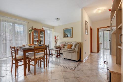Ponte Arche Apartment | Dimora Fucine 33 - Casa Doppia