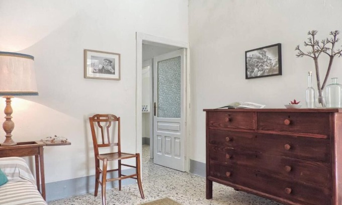 Palazzolo Acreide Historic Centre Apartment | Dimora il Vulcano - One Bedroom Apartment, Sleeps 3