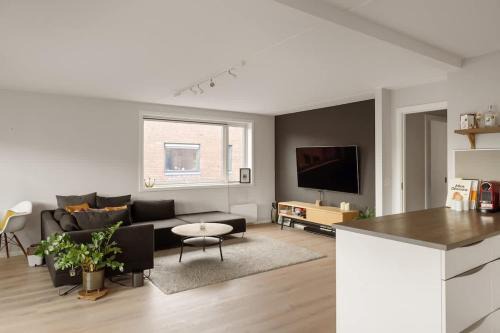 Grunerlokka Apartment | DINBNB APARTMENTS l 15min to C Station l Huge Social Space l Balcony