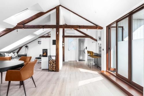 Oslo Apartment | DINBNB APARTMENTS l Penthouse l Two Bath l Bathtub l Self check-in