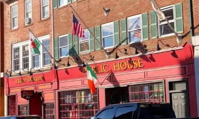 Norwich Apartment | Dinners on us! Above pub mins to casinos. Unit 2