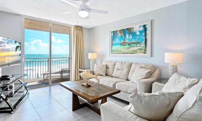 Seacoast Shores Condo | Direct Ocean View Condo w/Extra Large Balcony & Heated Pool