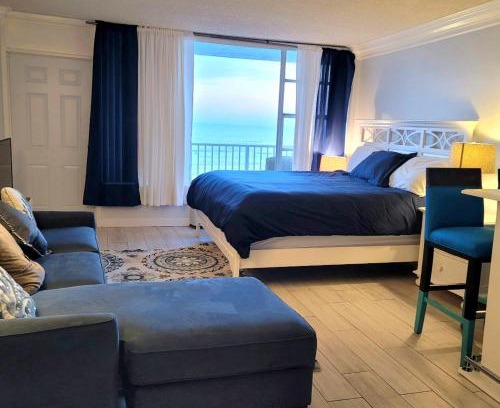 East Daytona Apartment | Direct Oceanfront With Balcony