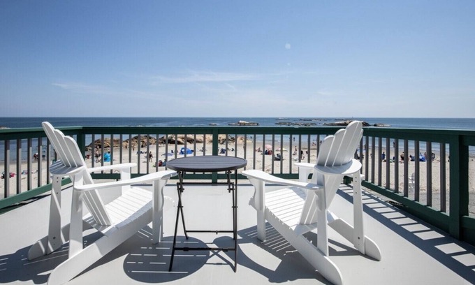 Minot House | DIRECTLY ON MINOT BEACH!!!