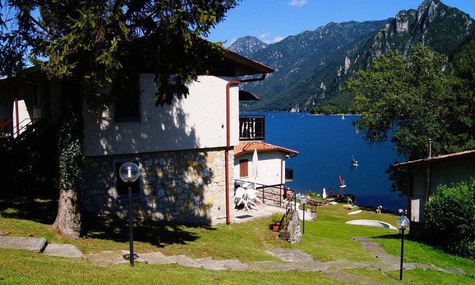 Idro Apartment | Directly on the lake with terrace